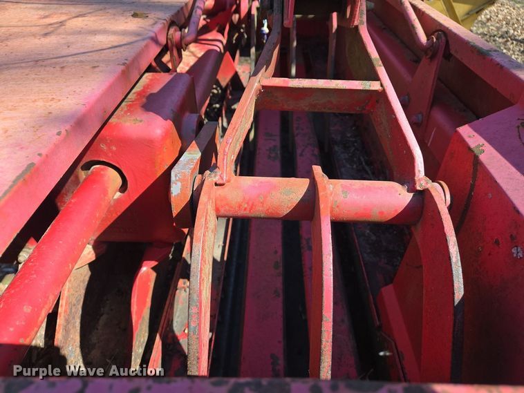 image for item EJ7418 Massey Ferguson 124 small square baler