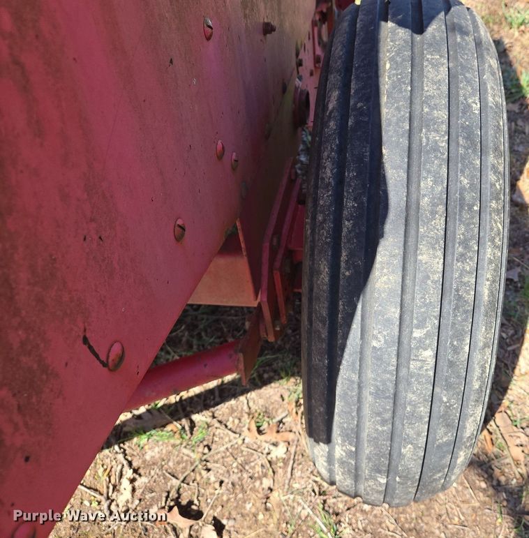 image for item EJ7418 Massey Ferguson 124 small square baler