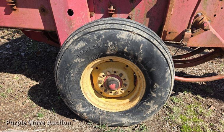 image for item EJ7418 Massey Ferguson 124 small square baler