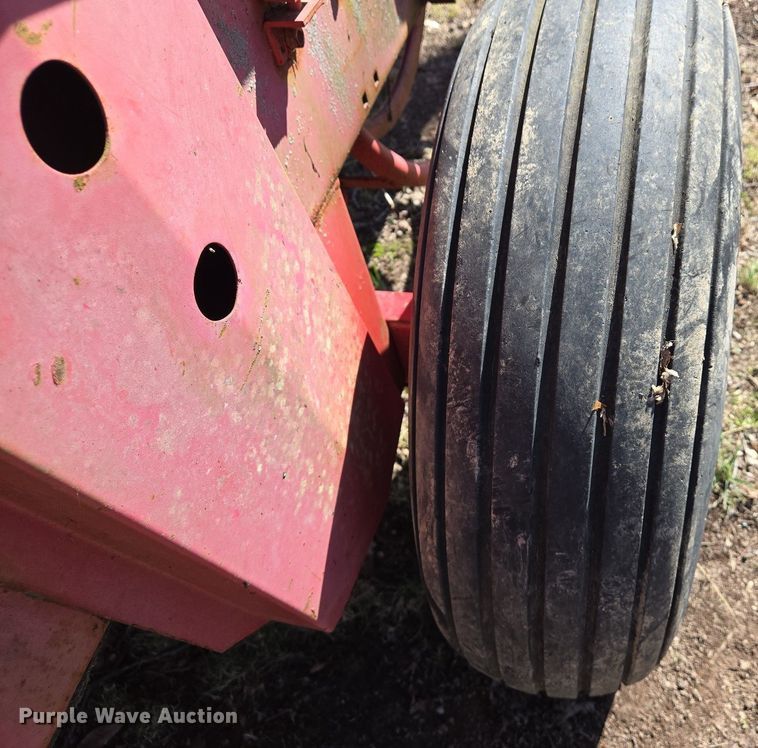 image for item EJ7418 Massey Ferguson 124 small square baler