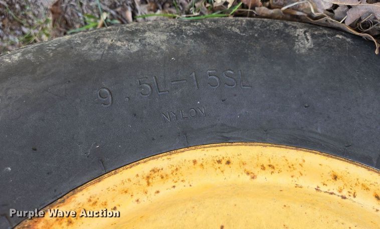 image for item EJ7418 Massey Ferguson 124 small square baler