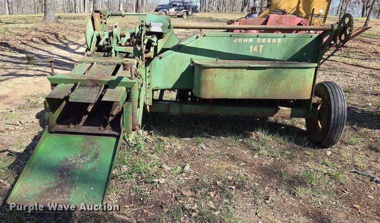 image for item EJ7419 John Deere 14T small square baler