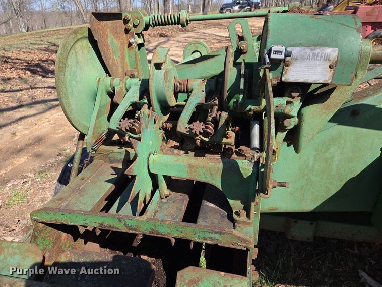 image for item EJ7419 John Deere 14T small square baler