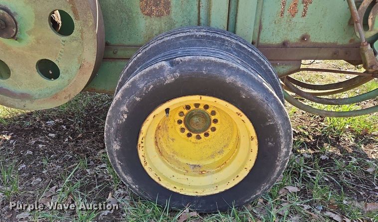 image for item EJ7419 John Deere 14T small square baler