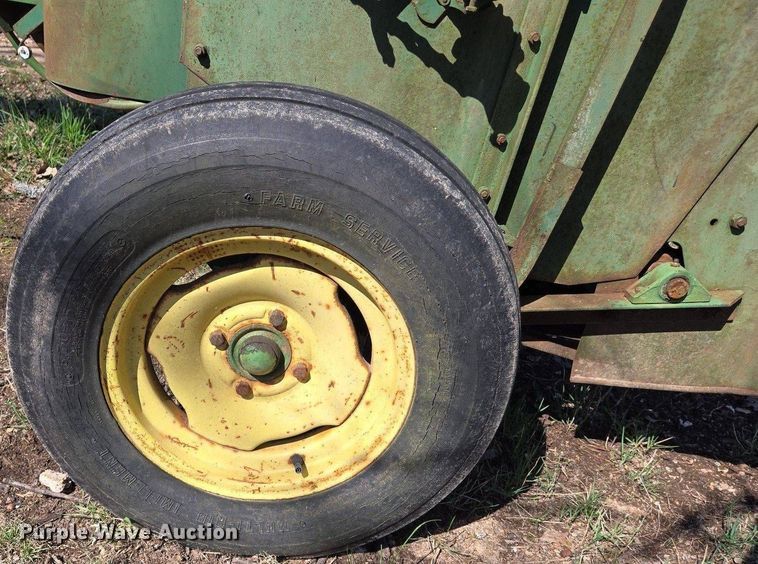 image for item EJ7419 John Deere 14T small square baler