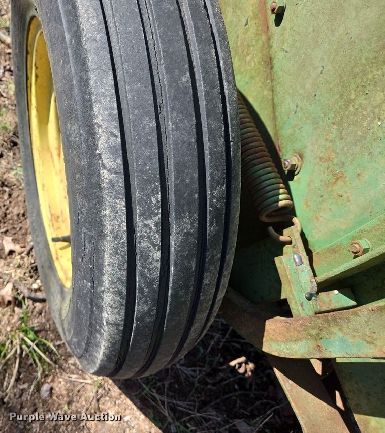 image for item EJ7419 John Deere 14T small square baler