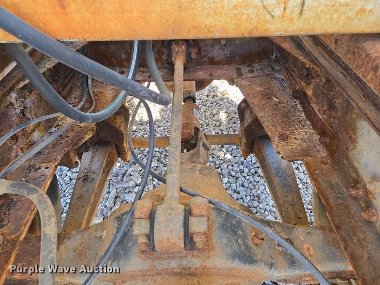 image for item EJ7459 1995 International 4900 fertilizer delivery truck