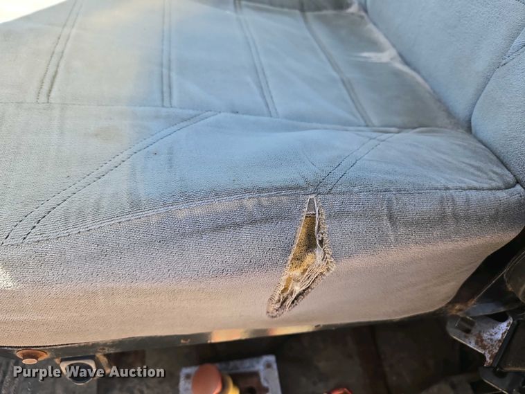 image for item EJ7459 1995 International 4900 fertilizer delivery truck