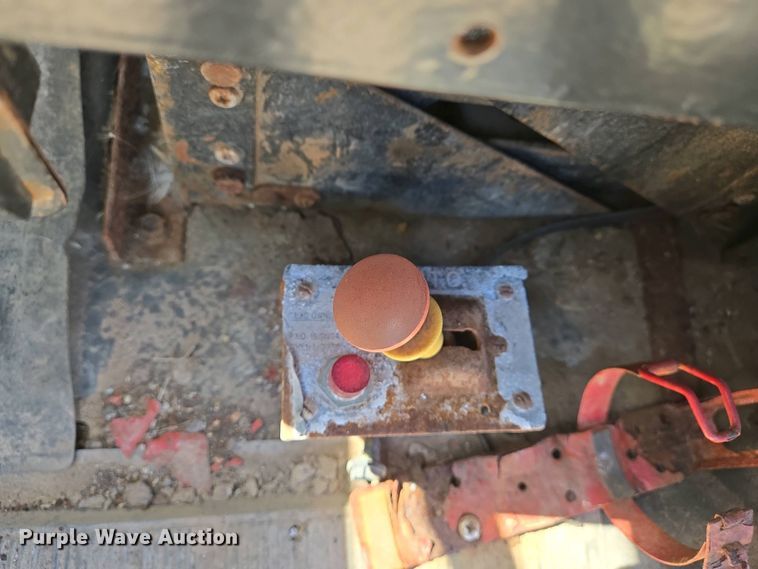 image for item EJ7459 1995 International 4900 fertilizer delivery truck