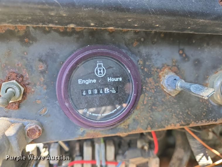 image for item EJ7459 1995 International 4900 fertilizer delivery truck