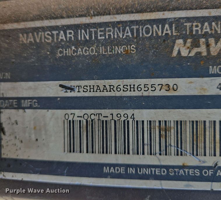 image for item EJ7459 1995 International 4900 fertilizer delivery truck