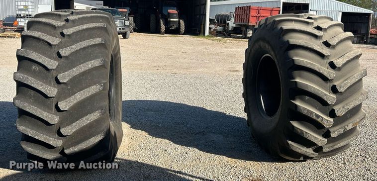 image for item EK2914 (2) Firestone 90060R32 tires