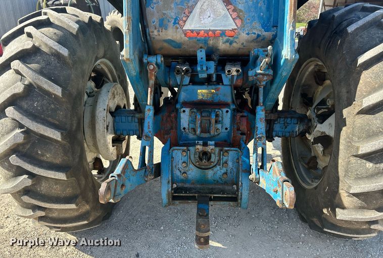 image for item EK2915 1974 Ford 9600 tractor