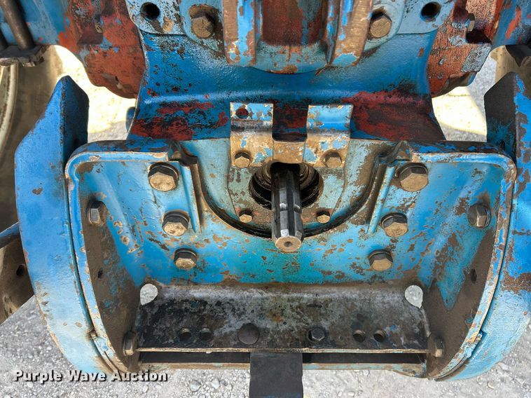 image for item EK2915 1974 Ford 9600 tractor