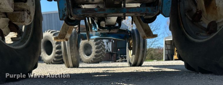 image for item EK2915 1974 Ford 9600 tractor