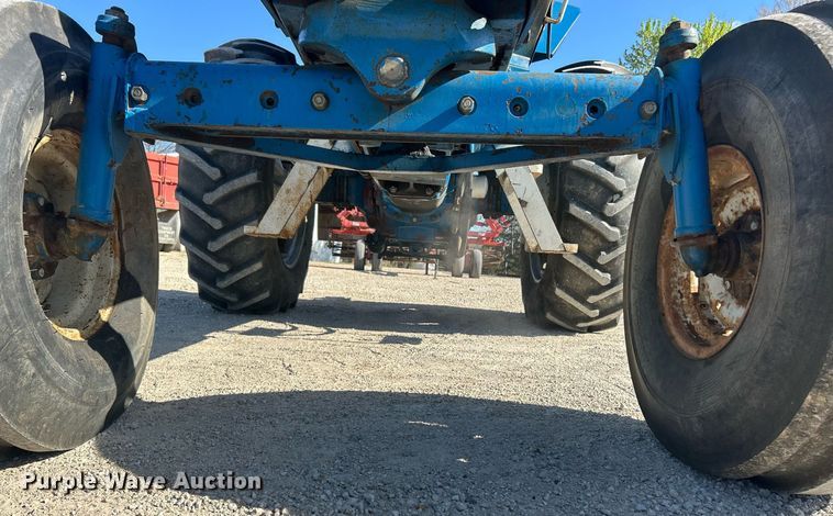 image for item EK2915 1974 Ford 9600 tractor