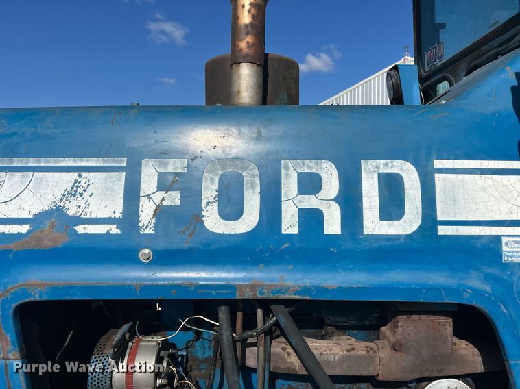 image for item EK2915 1974 Ford 9600 tractor