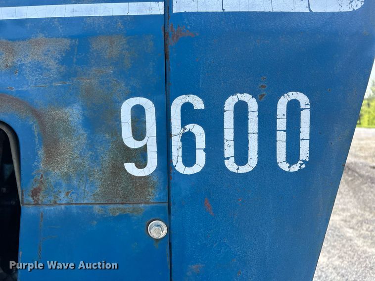 image for item EK2915 1974 Ford 9600 tractor