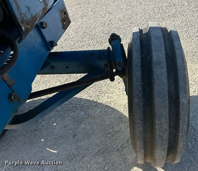 image for item EK2915 1974 Ford 9600 tractor