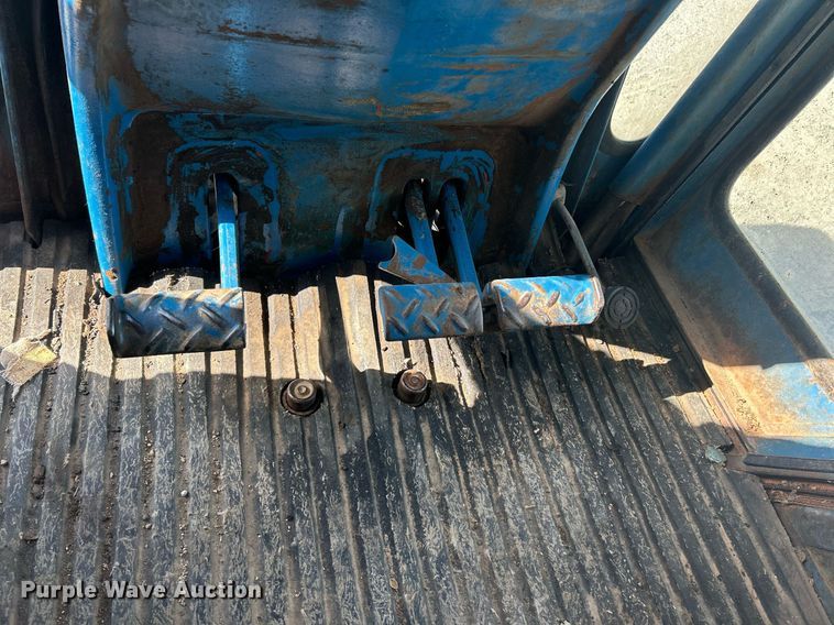 image for item EK2915 1974 Ford 9600 tractor