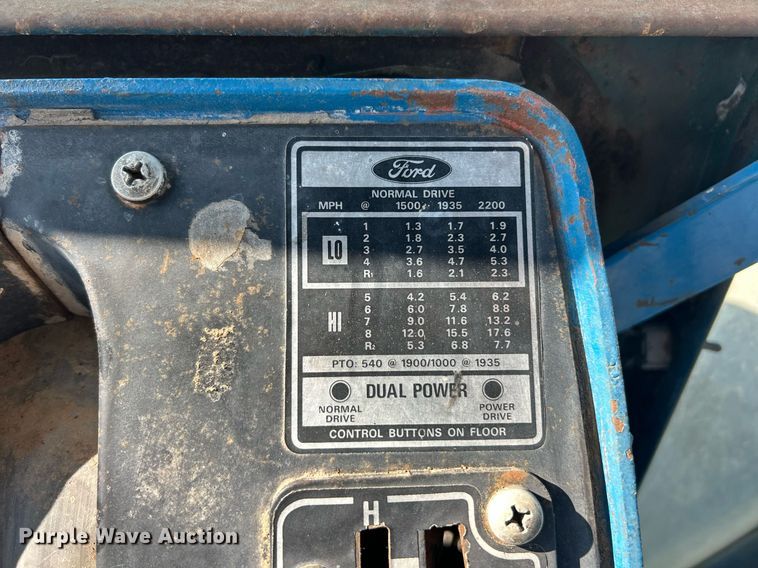 image for item EK2915 1974 Ford 9600 tractor