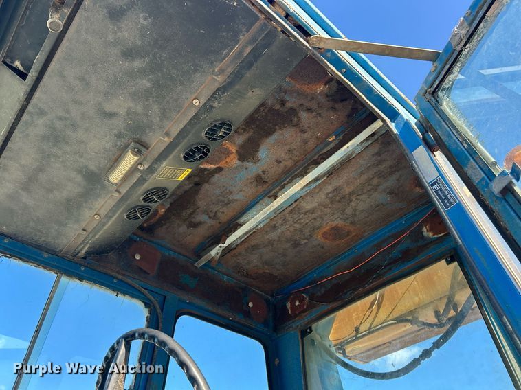 image for item EK2915 1974 Ford 9600 tractor