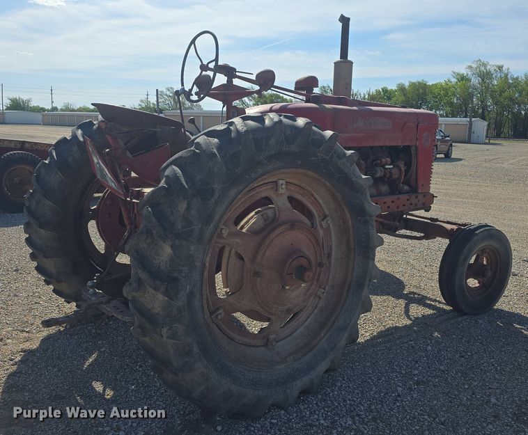 image for item EK5169 1944 International Harvester Farmall M tractor