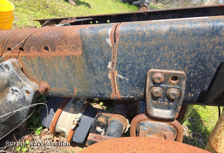 image for item EL1996 Eaton Fuller RS404 rear end