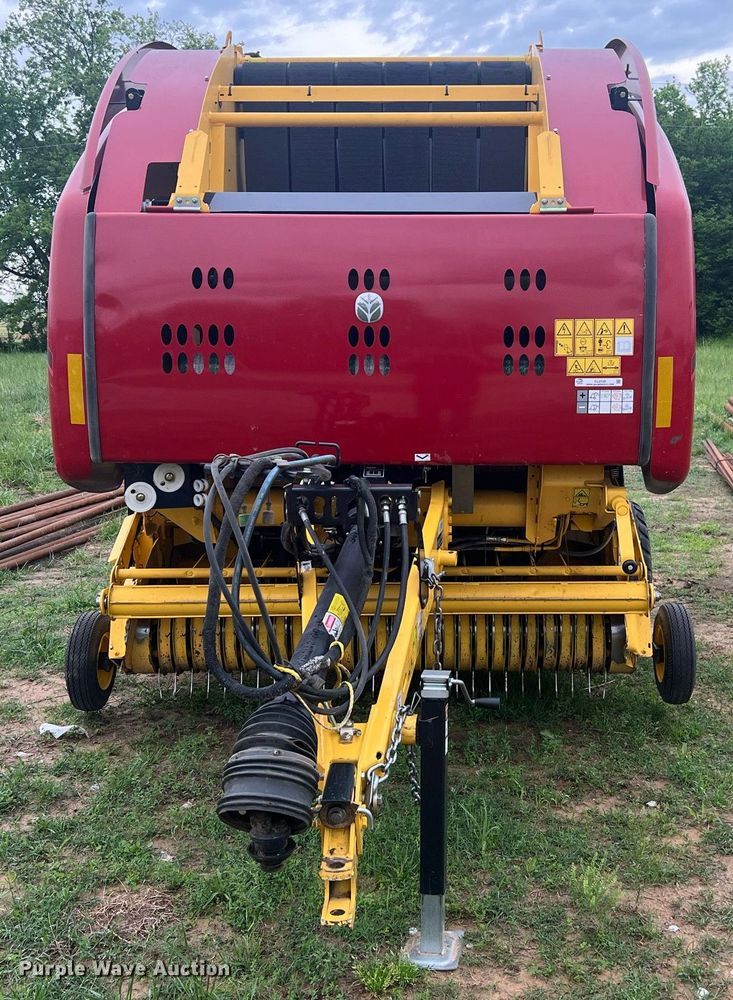image for item EL2038 2022 New Holland 460RB round baler
