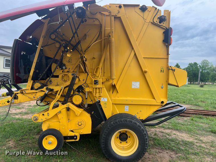 image for item EL2038 2022 New Holland 460RB round baler