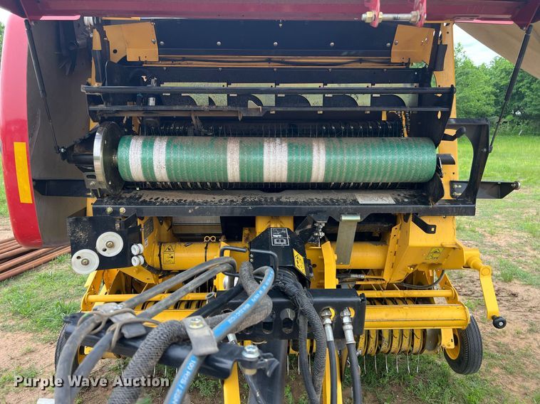 image for item EL2038 2022 New Holland 460RB round baler