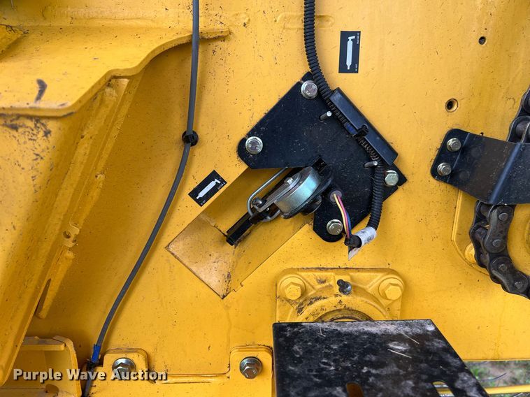 image for item EL2038 2022 New Holland 460RB round baler