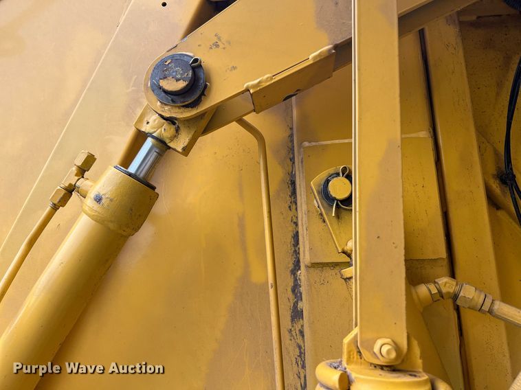 image for item EL2038 2022 New Holland 460RB round baler