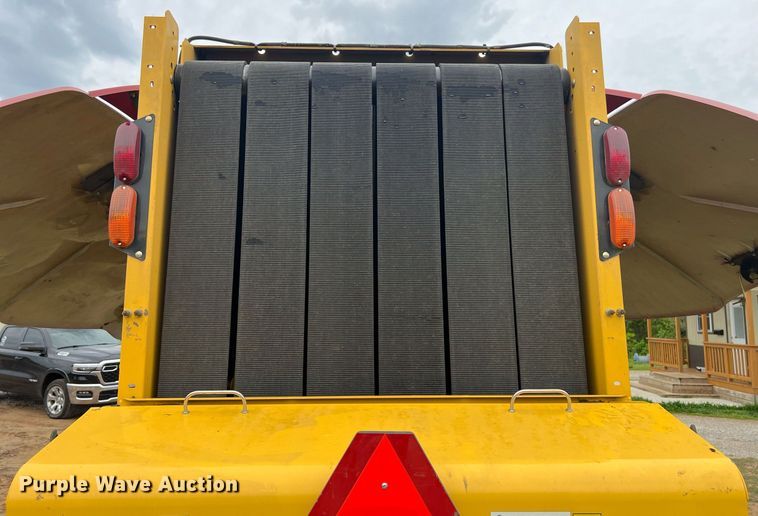 image for item EL2038 2022 New Holland 460RB round baler