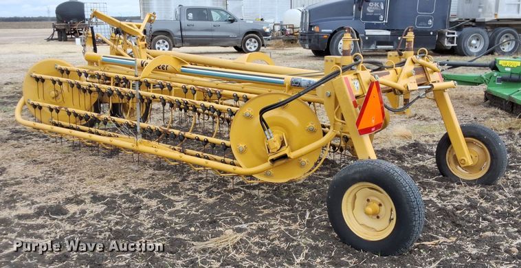 image for item EL6494 2003 Vermeer R23A hay rake