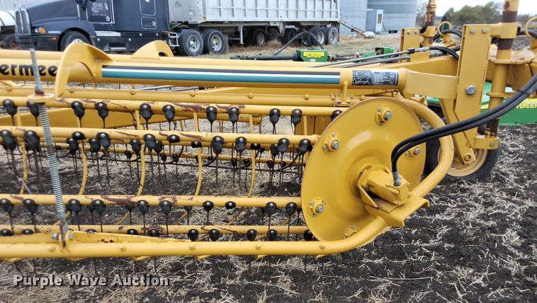 image for item EL6494 2003 Vermeer R23A hay rake