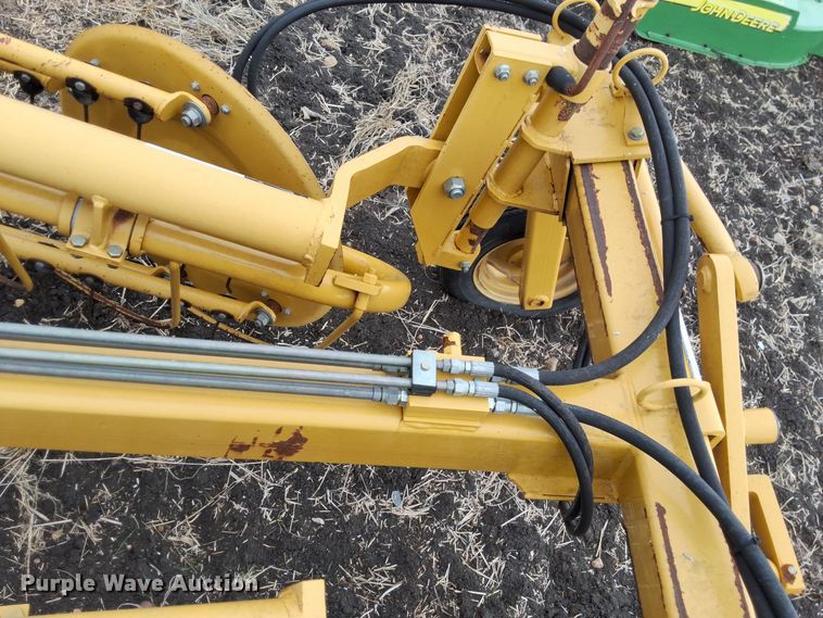 image for item EL6494 2003 Vermeer R23A hay rake