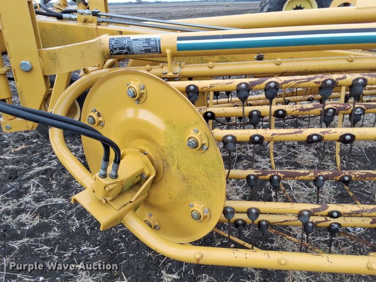 image for item EL6494 2003 Vermeer R23A hay rake
