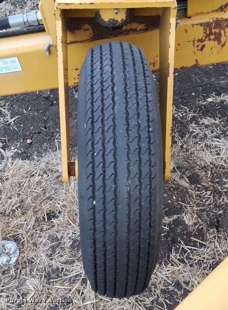 image for item EL6494 2003 Vermeer R23A hay rake