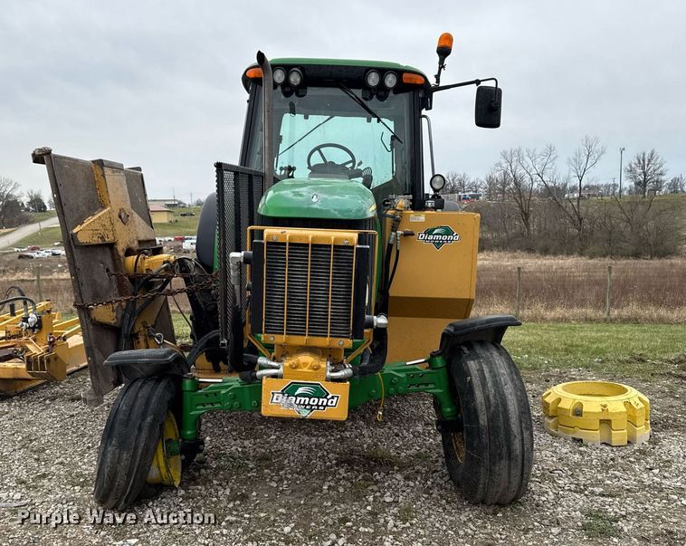 image for item EM3764 2006 John Deere 7220 tractor