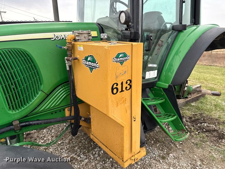 image for item EM3764 2006 John Deere 7220 tractor