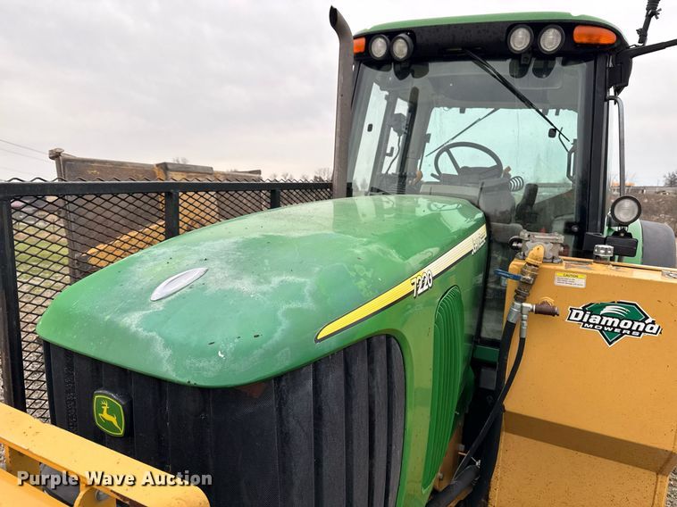image for item EM3764 2006 John Deere 7220 tractor