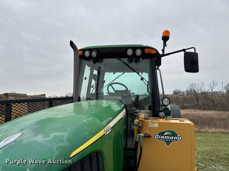 image for item EM3764 2006 John Deere 7220 tractor