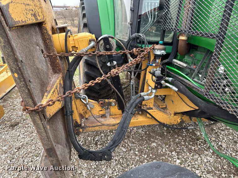 image for item EM3764 2006 John Deere 7220 tractor