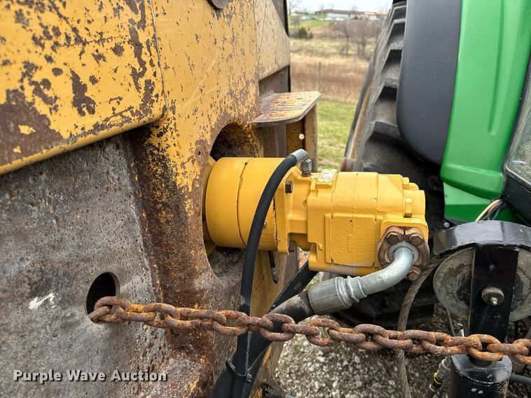 image for item EM3764 2006 John Deere 7220 tractor