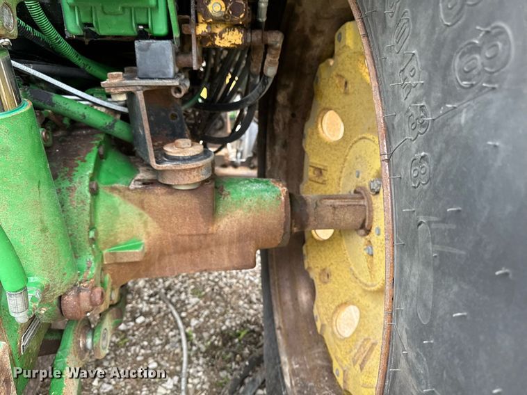 image for item EM3764 2006 John Deere 7220 tractor
