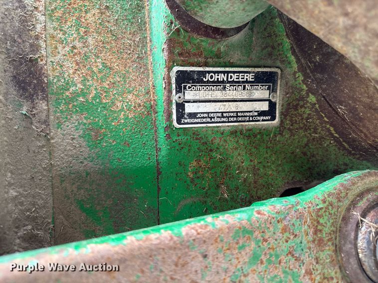 image for item EM3764 2006 John Deere 7220 tractor