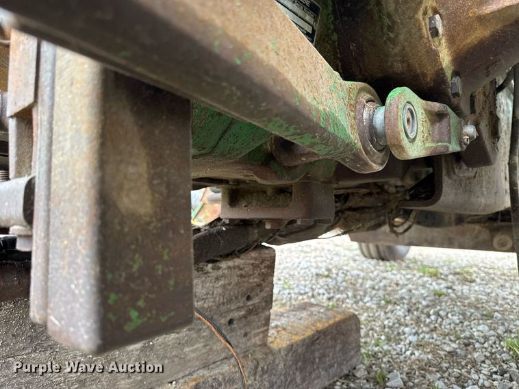 image for item EM3764 2006 John Deere 7220 tractor