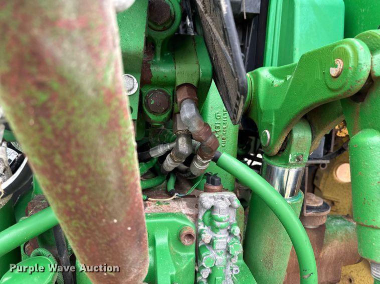 image for item EM3764 2006 John Deere 7220 tractor