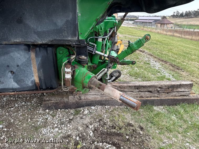 image for item EM3764 2006 John Deere 7220 tractor